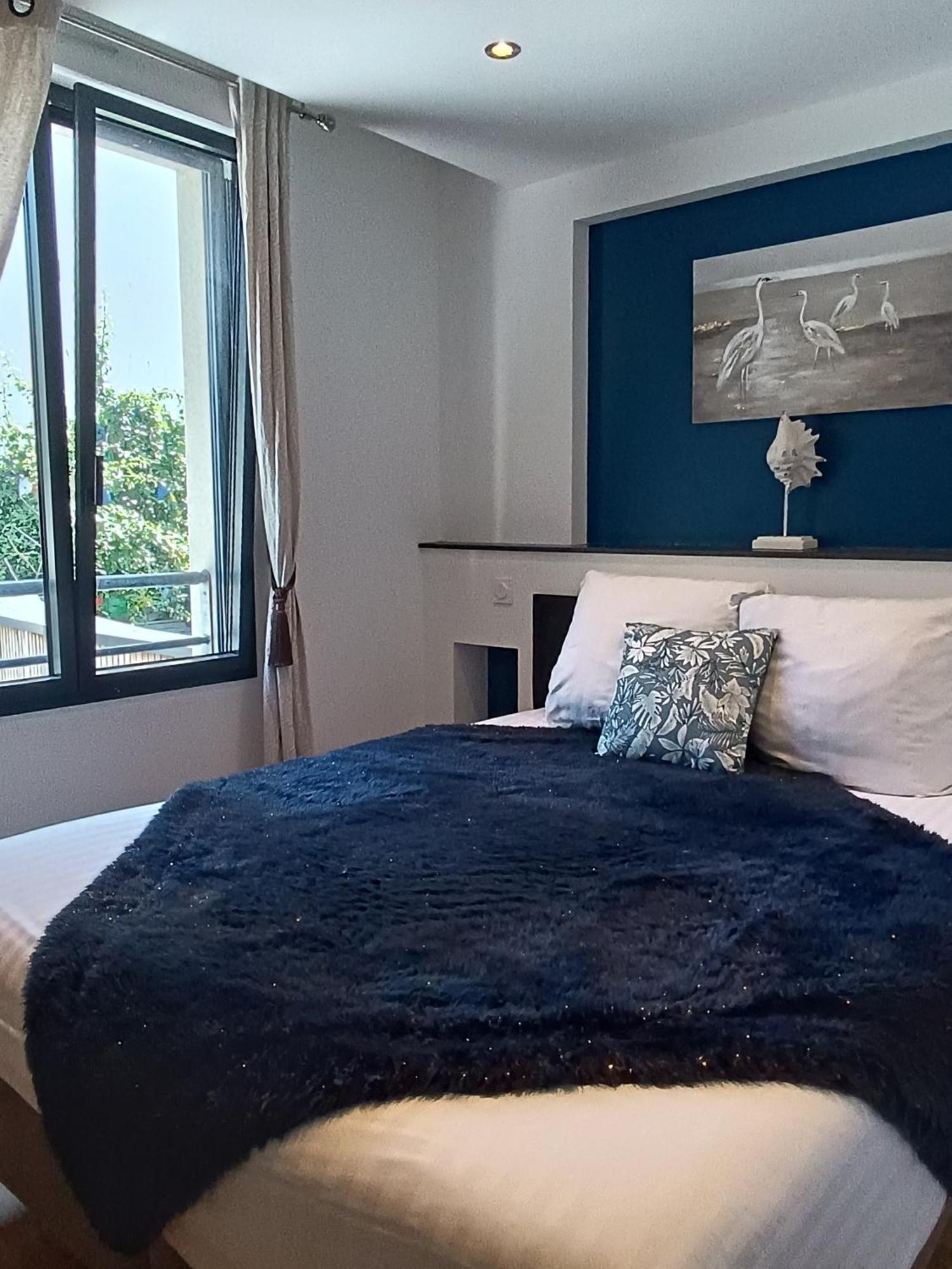 Les Suites De Bougainville Concarneau Rum bild